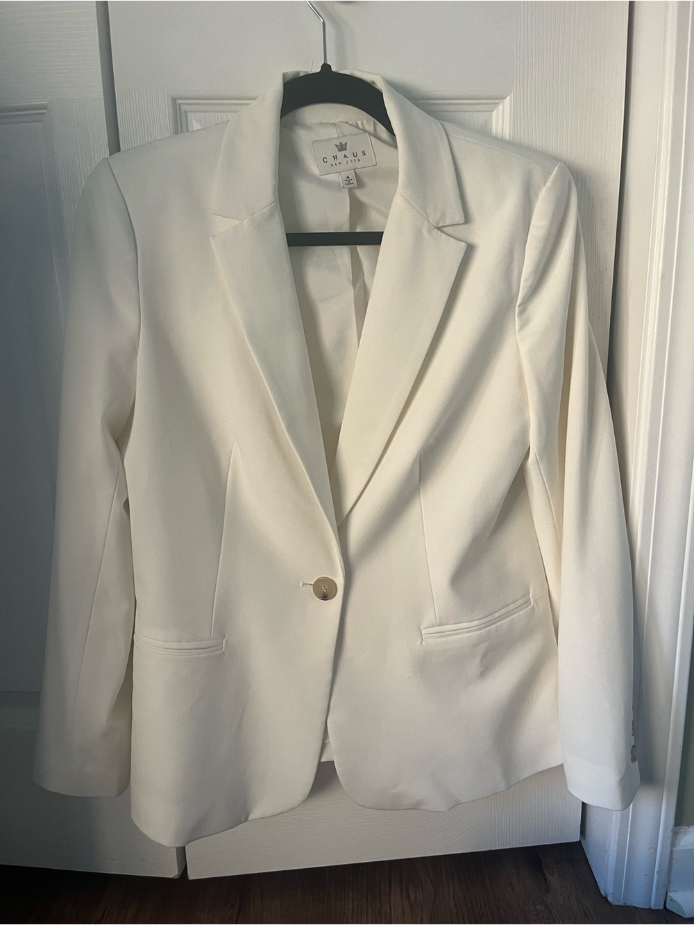 Chaus Ivory Single-Button Notch-Lapel Blazer
